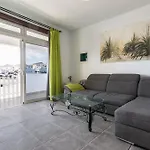 Дом отдыха Casa Caleta De Caballo Фамара